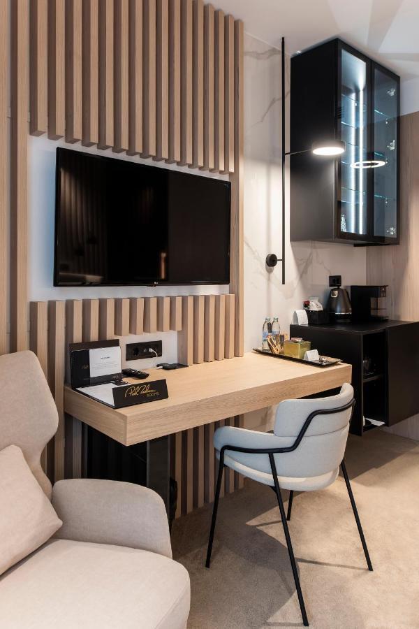 Pod Zidom 4*